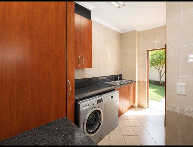 4 BEDROOM HOUSE FOR SALE IN MIDSTREAM ESTATE